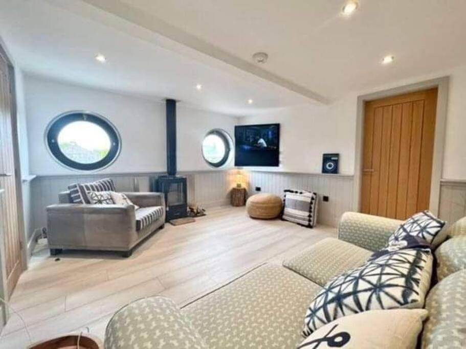Humberston Boathouse Lodge & Hot Tub - Cleethorpes Beach Cabin Chalet Exteriör bild