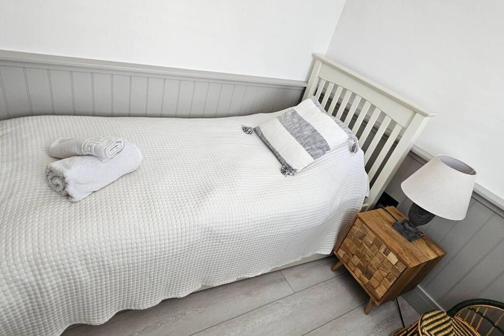 Humberston Boathouse Lodge & Hot Tub - Cleethorpes Beach Cabin Chalet Exteriör bild