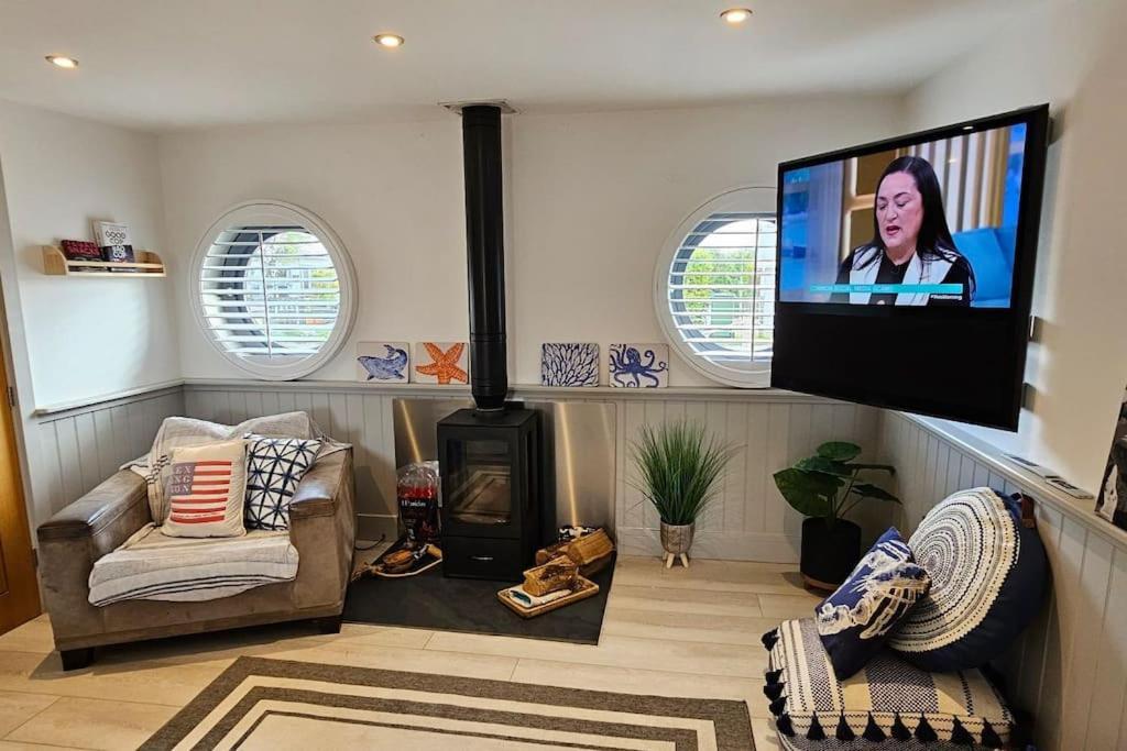 Humberston Boathouse Lodge & Hot Tub - Cleethorpes Beach Cabin Chalet Exteriör bild