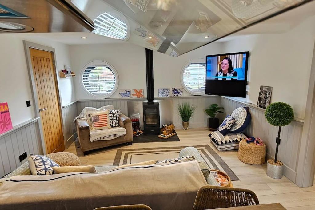 Humberston Boathouse Lodge & Hot Tub - Cleethorpes Beach Cabin Chalet Exteriör bild