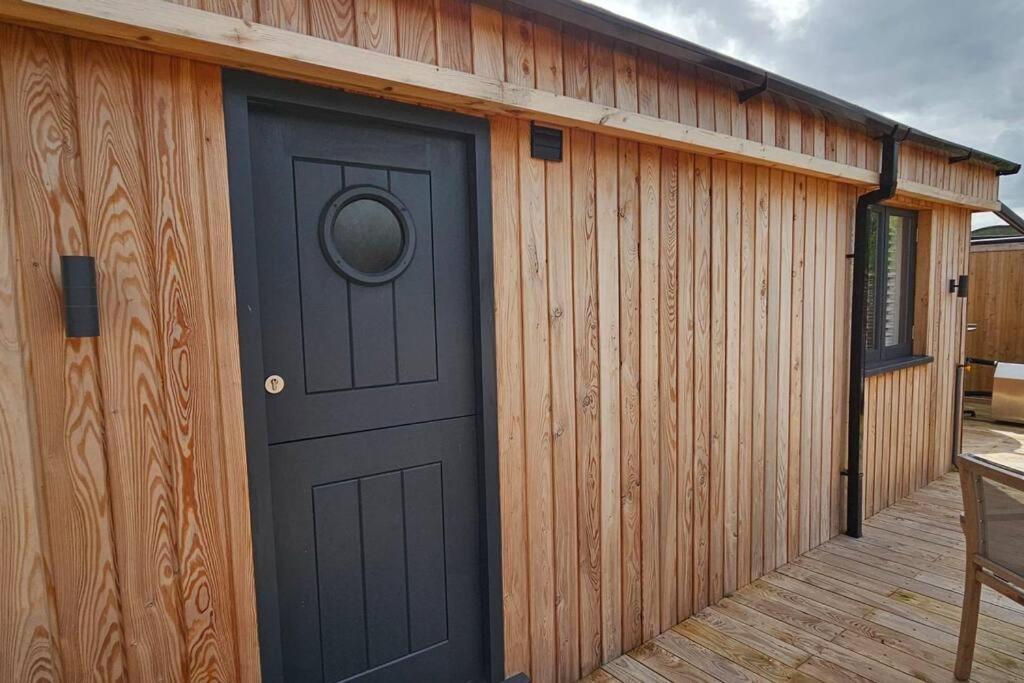 Humberston Boathouse Lodge & Hot Tub - Cleethorpes Beach Cabin Chalet Exteriör bild